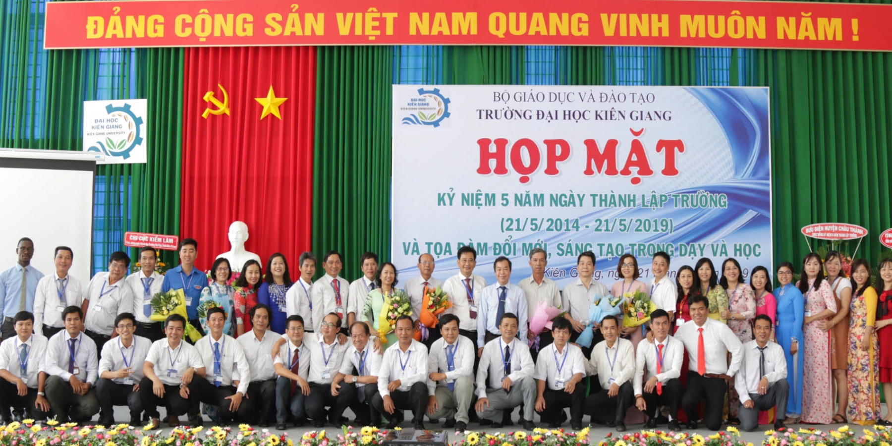 Họp mặt kỷ niệm 5 năm thành lập Trường (21/5/2014 – 21/5/2019)
