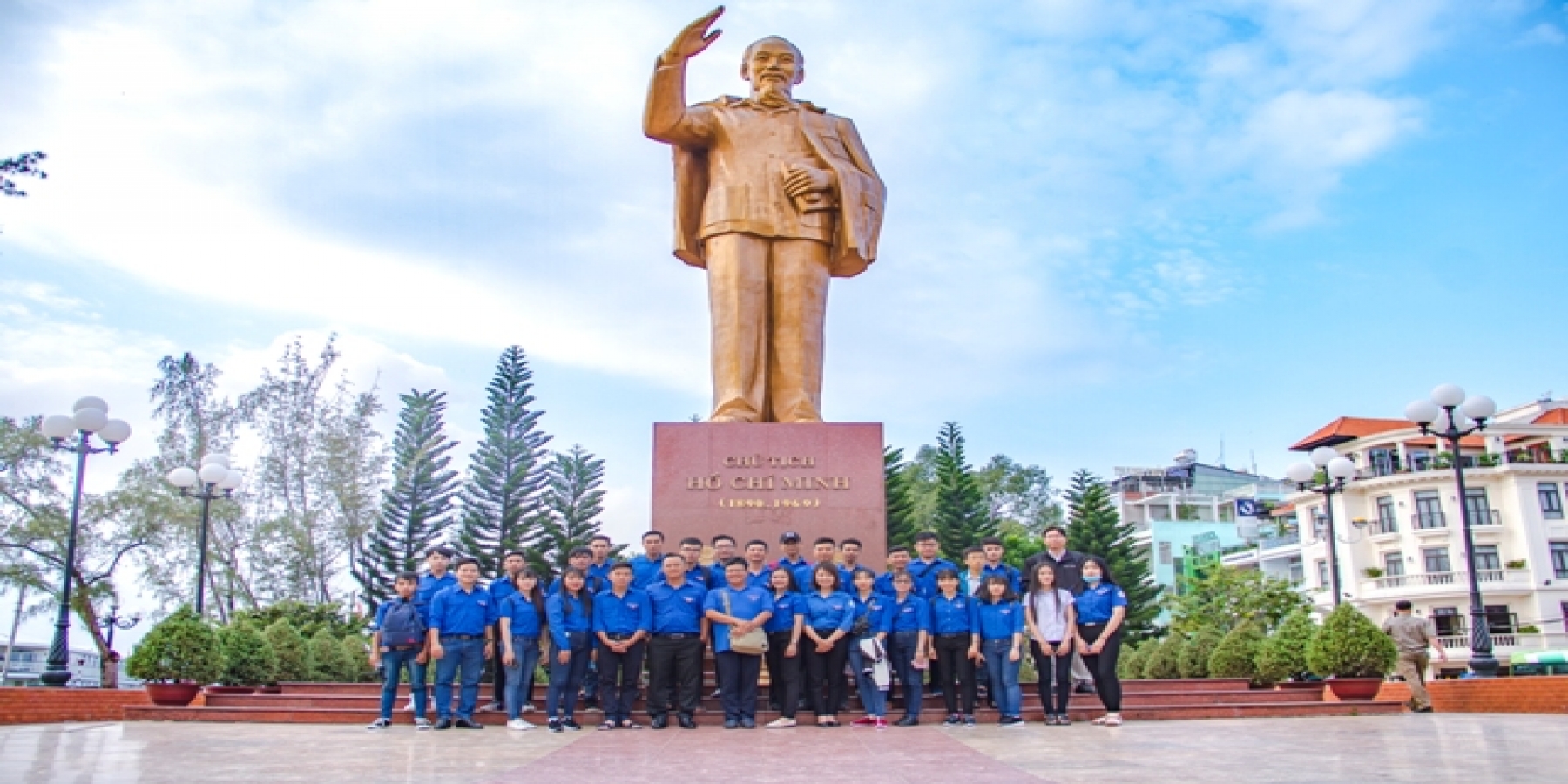 ĐVTN Trường ĐH Kiên Giang tham gia về nguồn tại Cần Thơ