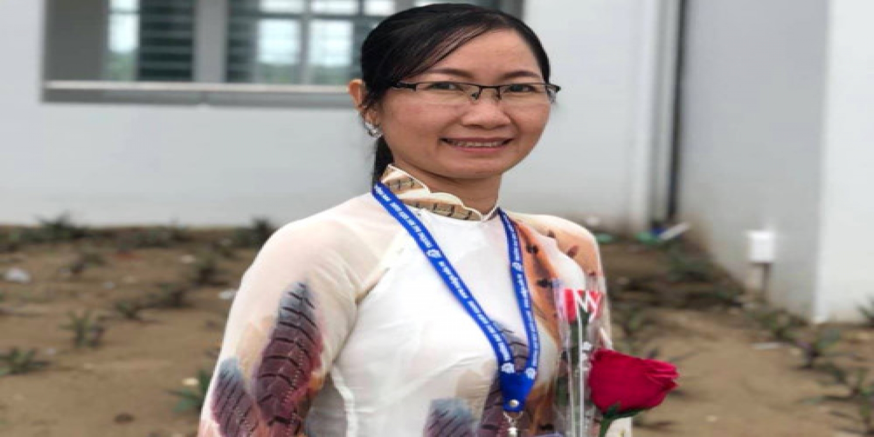Cô giáo dạy tiếng Anh ứng dụng phần mềm thông minh