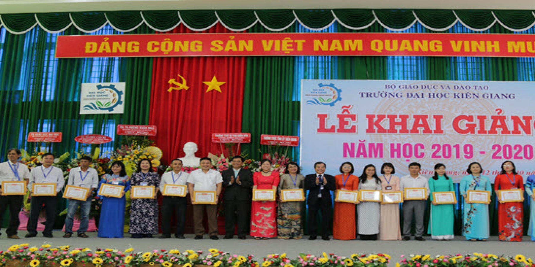 TRƯỜNG ĐẠI HỌC KIÊN GIANG TỔ CHỨC LỄ KHAI GIẢNG NĂM HỌC MỚI 2019 - 2020