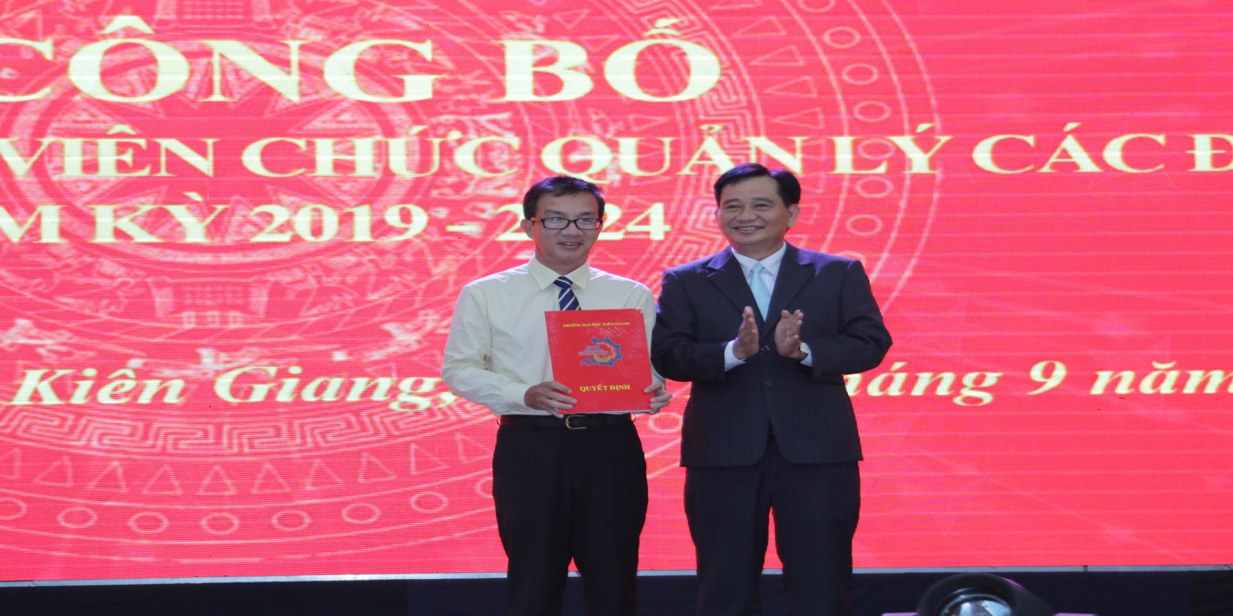 Tổ chức công bố Quyết định bổ nhiệm viên chức quản lý các đơn vị nhiệm kỳ 2019 – 2024