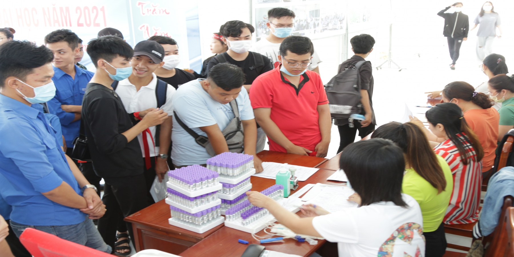 Sôi nổi tham gia phong trào “Hiến máu cứu người – Sinh mệnh của bạn và tôi” 