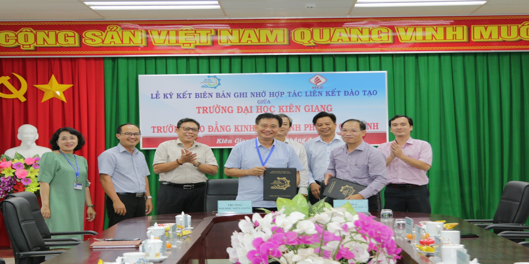 Ký kết với Trường cao đẳng Kinh tế TP. Hồ Chí Minh