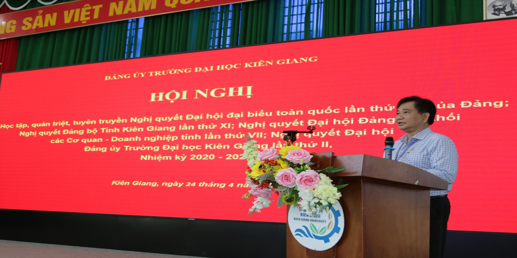 Tổ chức học tập, quán triệt Nghị quyết Đại hội Đảng các cấp