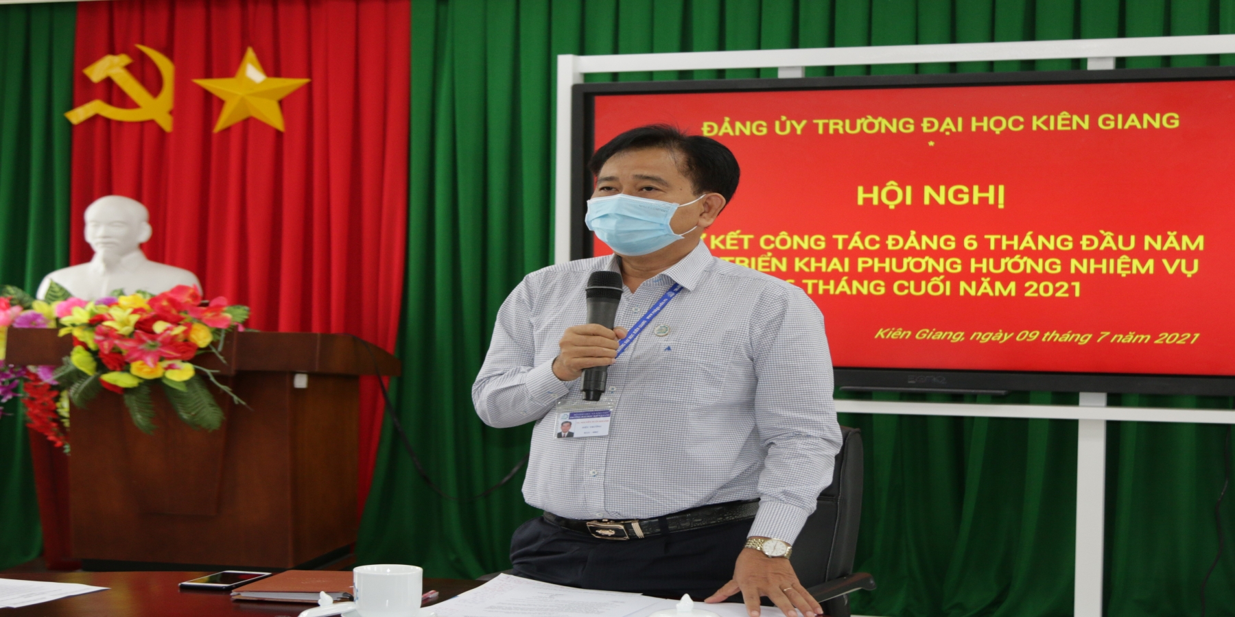 6 tháng cuối năm 2021: Đảng ủy Trường tăng cường chỉ đạo đào tạo gắn với phòng dịch và đẩy mạnh nghiên cứu, ứng dụng công nghệ thông tin trong dạy học