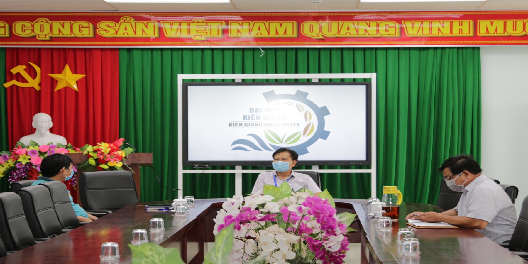 Thực hiện phương châm “mình vì mọi người” trong công tác phòng, chống dịch