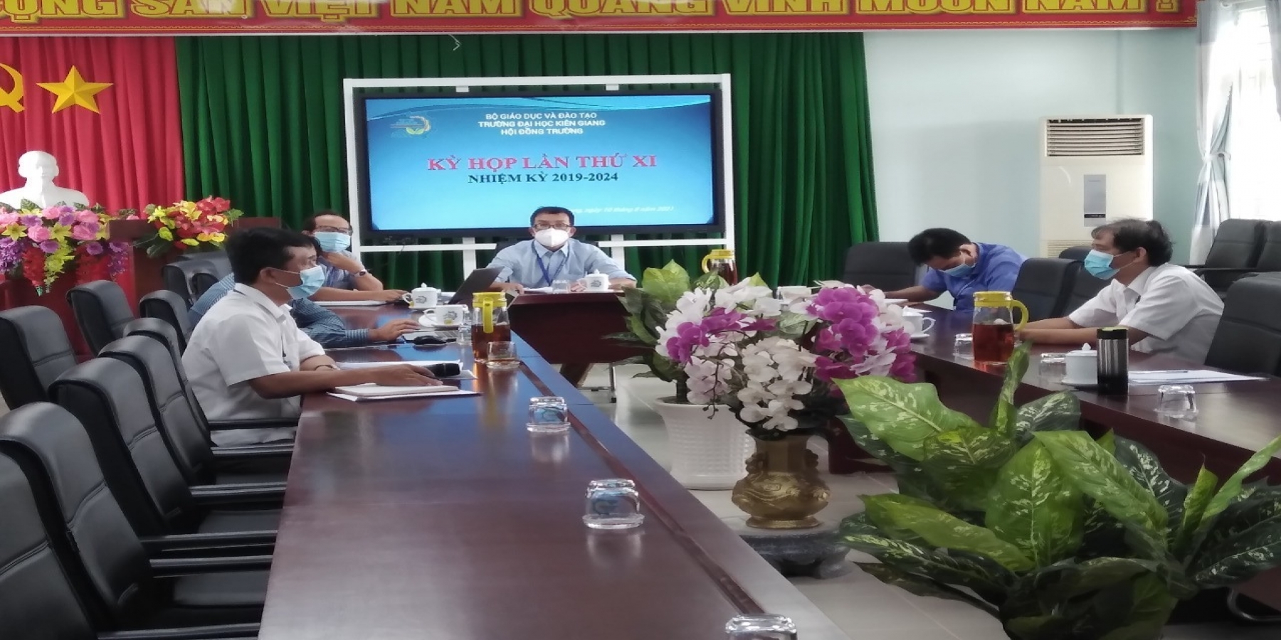 Hội đồng Trường phê duyệt chủ trương mua sắm thiết bị phục vụ dạy học và mở ngành học mới cho năm học 2021-2022