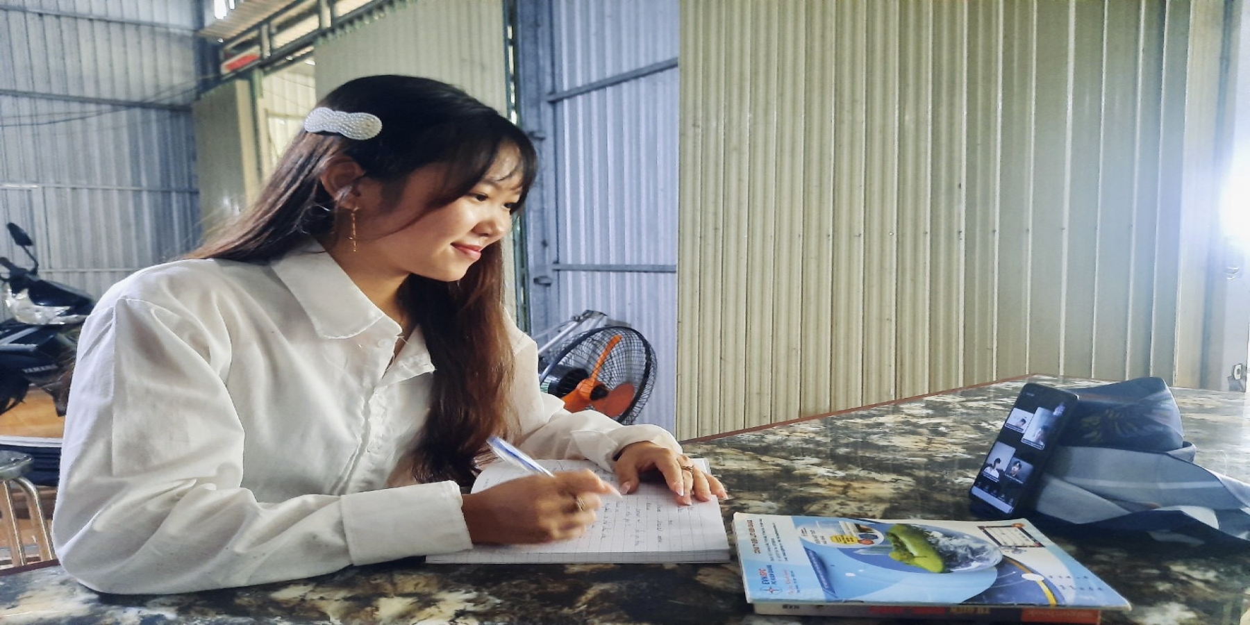 Hơn 950 tân sinh viên bước vào năm học mới bằng hình thức học trực tuyến
