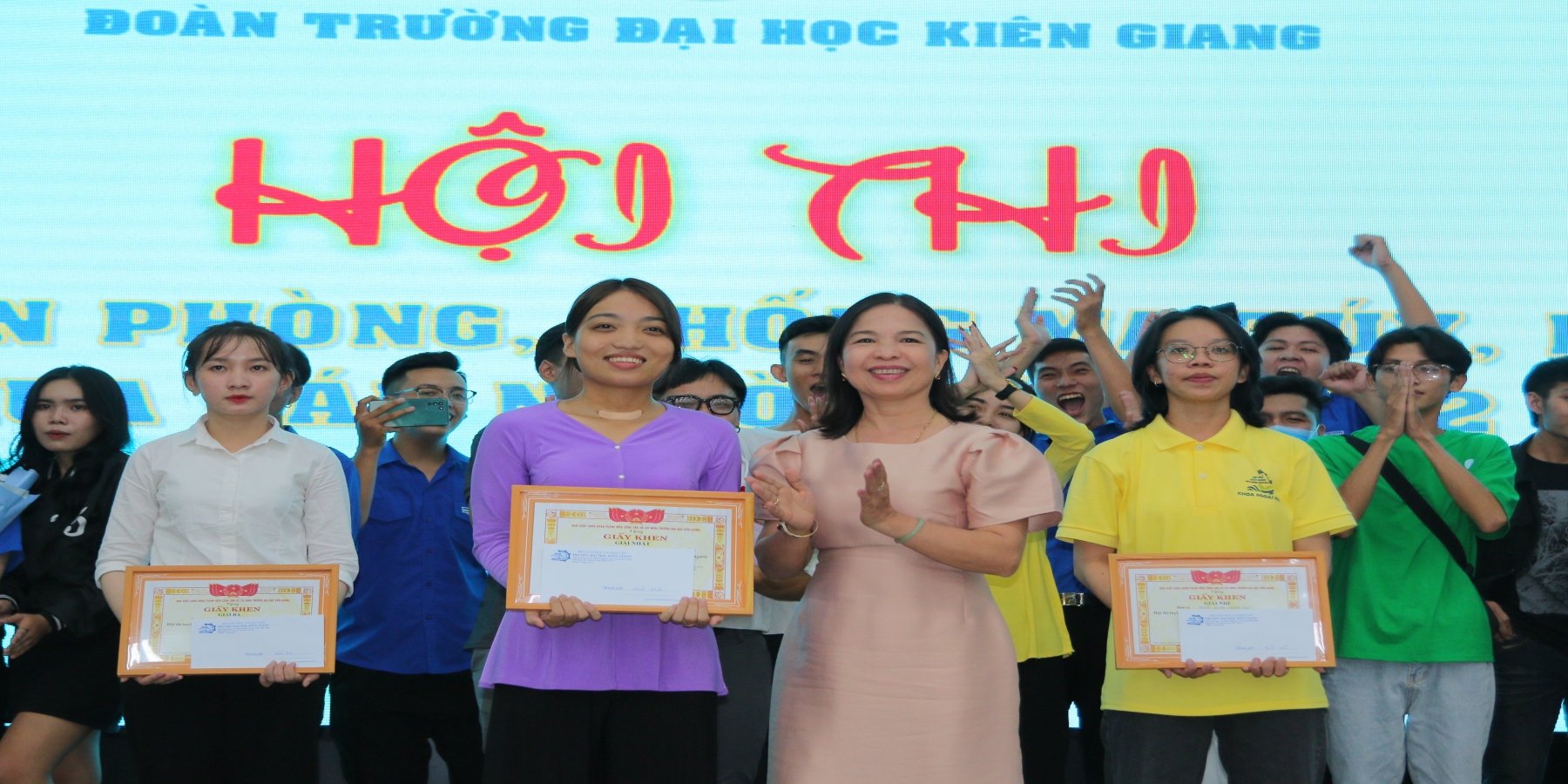 Sôi nổi Hội thi Tuyên truyền phòng, chống ma túy và buôn bán người 