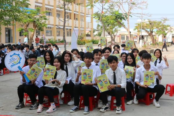 Tham gia Ngày hội Tư vấn Hướng nghiệp tuyển sinh năm 2023 tại Trường THPT An Minh