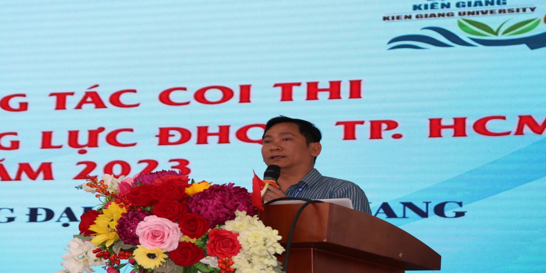 Tập huấn công tác coi thi Kỳ thi Đánh giá năng lực của Đại học Quốc gia TP. HCM đợt 1 năm 2013