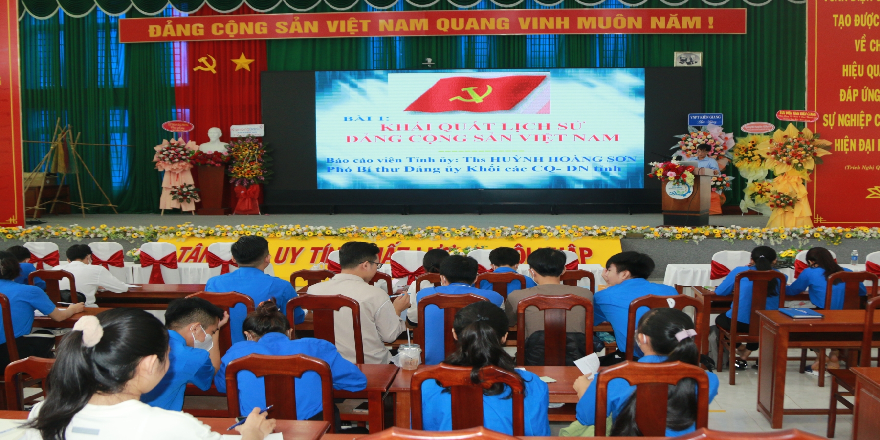Khai giảng lớp Bồi dưỡng nhận thức về Đảng khóa XX, nhiệm kỳ 2020 – 2025