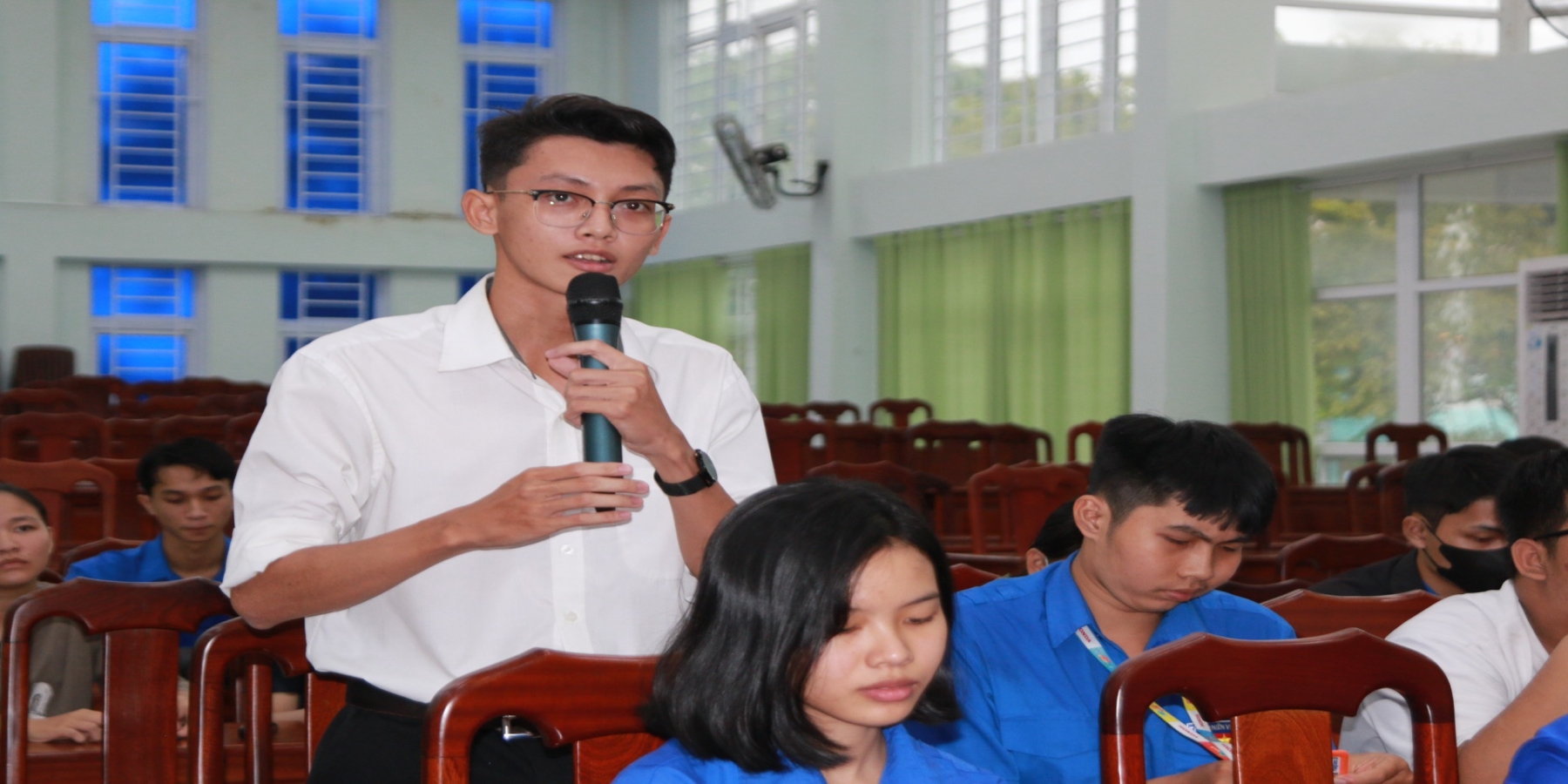 Tổ chức hội nghị “Đối thoại giữa lãnh đạo Nhà trường với sinh viên”, năm học 2023 – 2024