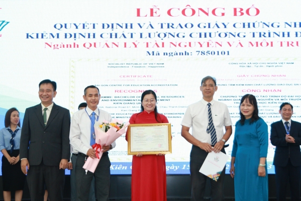 Trường Đại học Kiên Giang có thêm 5 chương trình đào tạo trình độ đại học đạt kiểm định chất lượng
