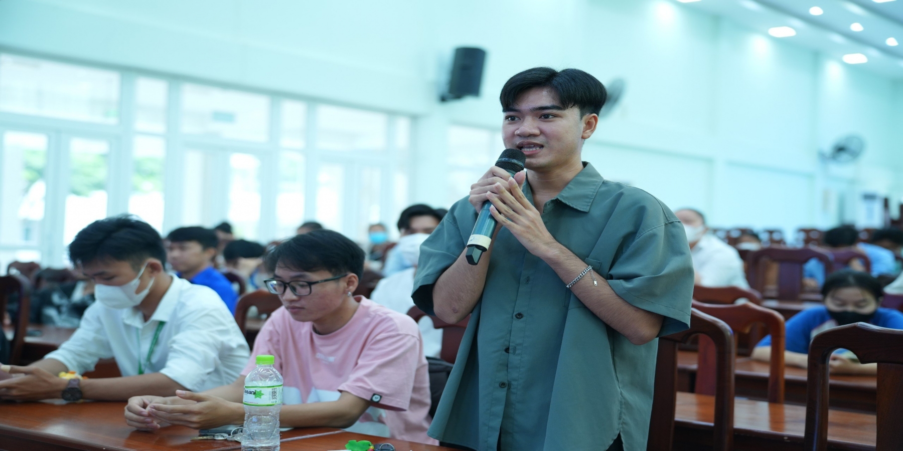 Hội nghị Đối thoại giữa lãnh đạo Nhà trường với sinh viên năm học 2023-2024 (đợt 2)