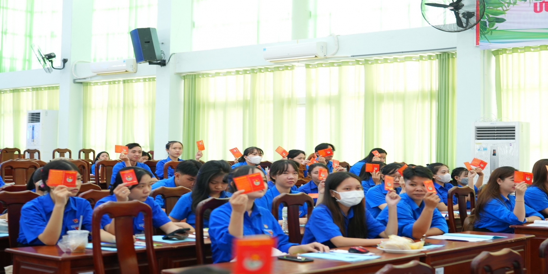 Tuổi trẻ Đoàn khoa Kinh tế bản lĩnh, tiên phong, đoàn kết, sáng tạo, hội nhập cùng phát triển.
