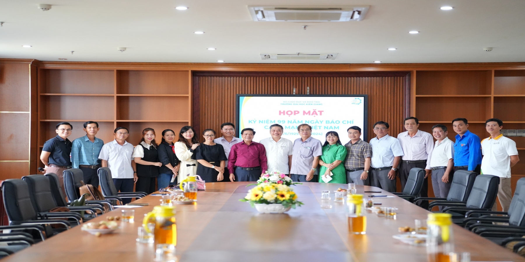 Trường Đại học Kiên Giang tổ chức họp mặt những người làm báo