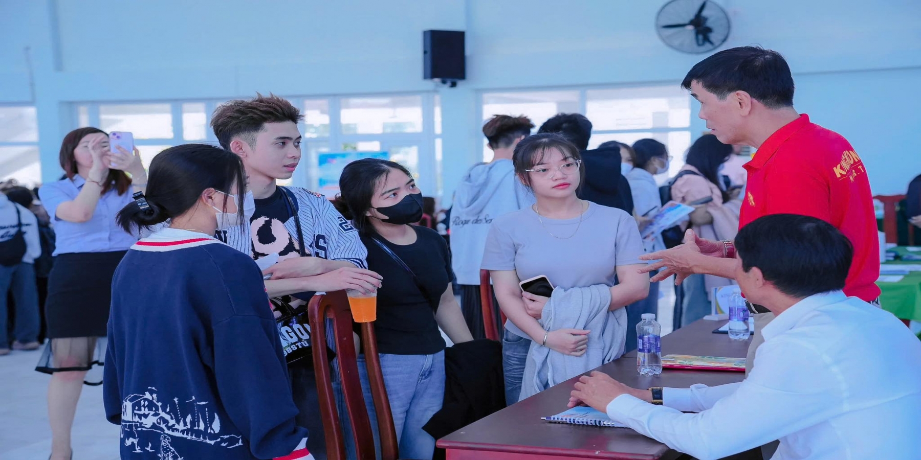 TRƯỜNG ĐẠI HỌC KIÊN GIANG TỔ CHỨC NGÀY HỘI TƯ VẤN VIỆC LÀM NĂM 2025: 40 DOANH NGHIỆP ĐỒNG HÀNH, HƠN 1.000 SINH VIÊN THAM GIA