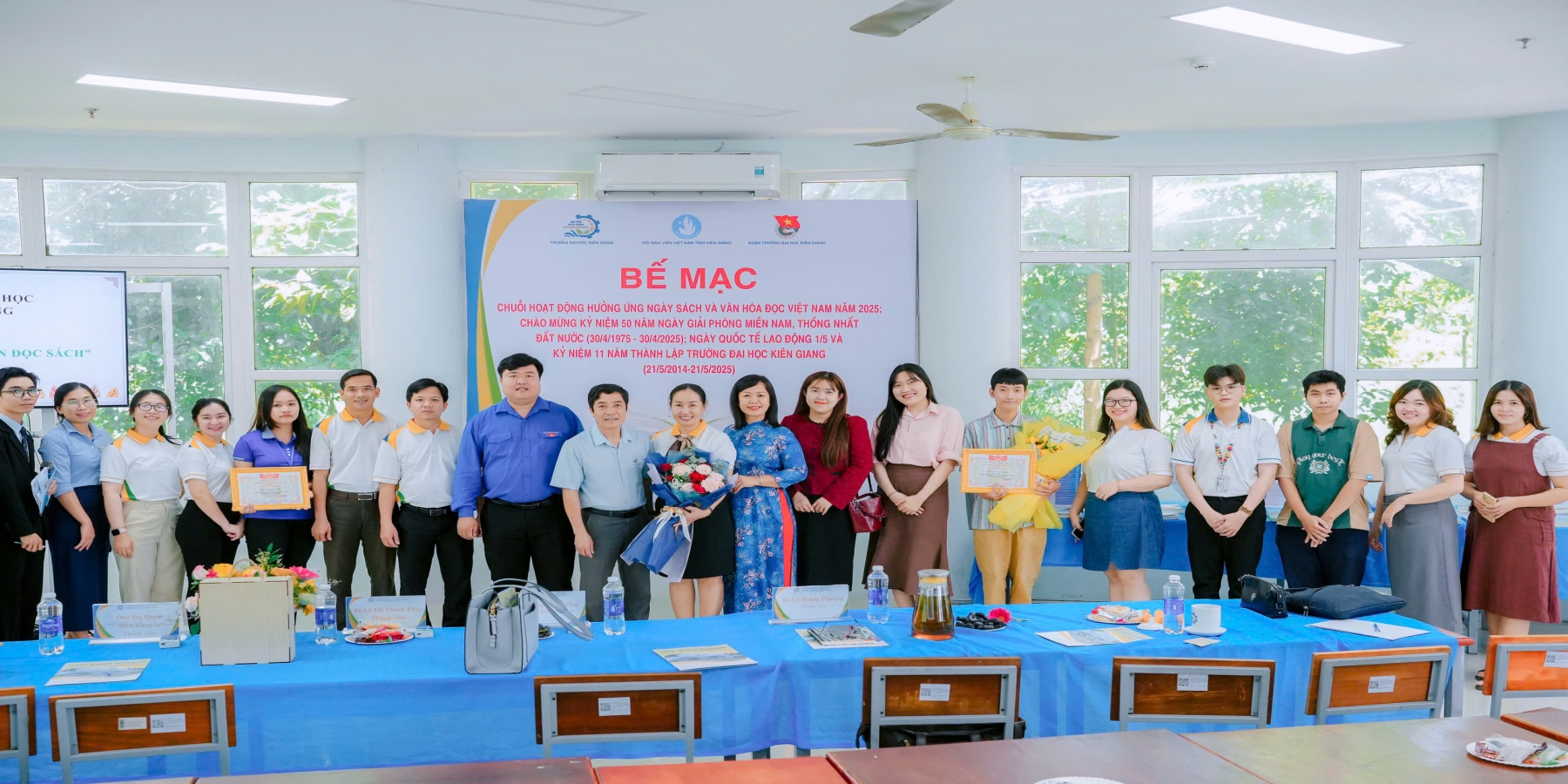TRƯỜNG ĐẠI HỌC KIÊN GIANG BẾ MẠC CHUỖI HOẠT ĐỘNG HƯỞNG ỨNG NGÀY SÁCH VÀ VĂN HÓA ĐỌC VIỆT NAM NĂM 2025