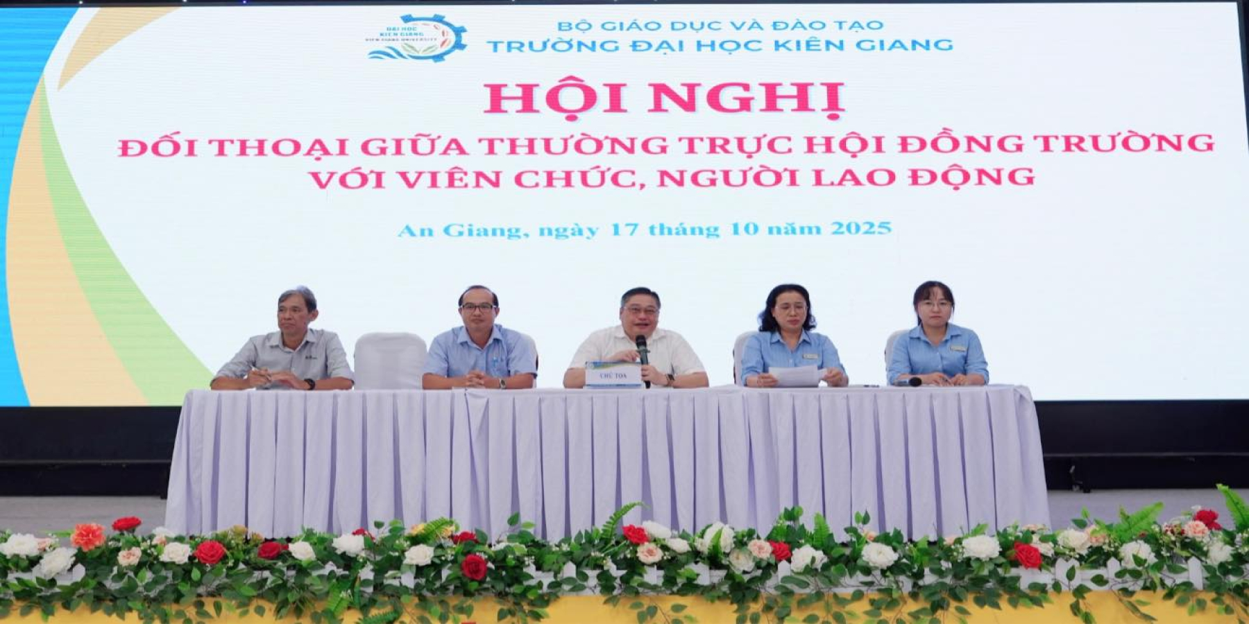 HỘI NGHỊ ĐỐI THOẠI GIỮA THƯỜNG TRỰC HỘI ĐỒNG TRƯỜNG ĐẠI HỌC KIÊN GIANG VỚI VIÊN CHỨC, NGƯỜI LAO ĐỘNG 